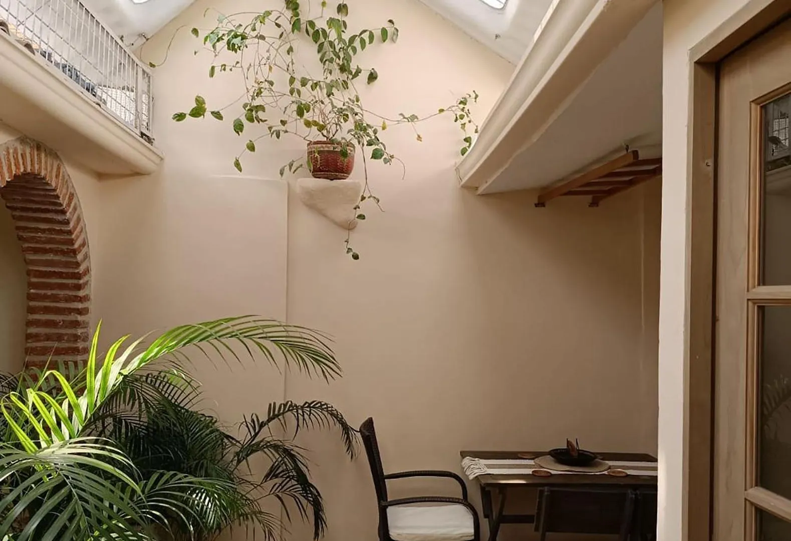 Great Location ! 4 Bedroom Home In The Heart Of Картахена