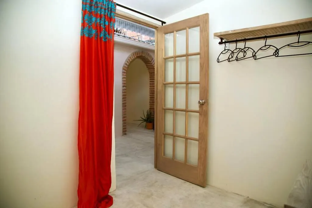Great Location ! 4 Bedroom Home In The Heart Of Cartagena